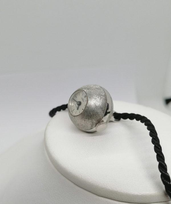 Pendentif , montre boule en métal blanc. – Image 5