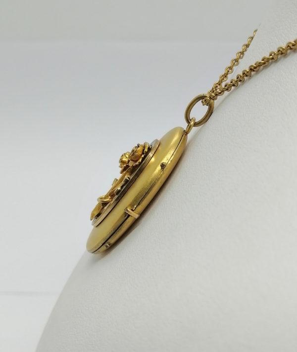 Pendentif, porte-photo en plaqué or et sa chaîne. – Image 2