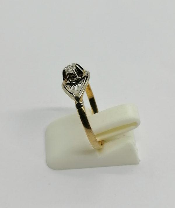 Bague en or, bicolore et ajouré, sertie saphir blanc, 1925. – Image 2