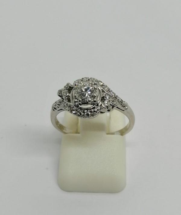 Bague en platine, avec diamant de qualité, monture 1950 environ.