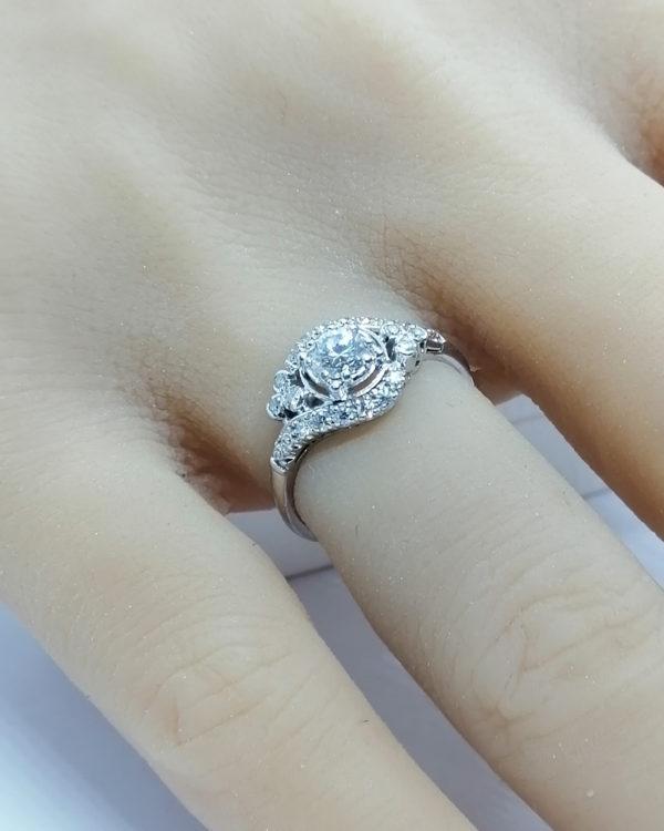 Bague en platine, avec diamant de qualité, monture 1950 environ. – Image 4