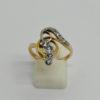 Bague en or, sertie platine, typique en forme de l'Art Nouveau, vers 1900.