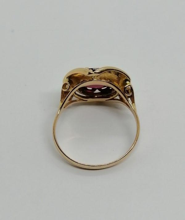 Bague en or rose, monture originale avec grenat à facettes, 1940-60. – Image 3