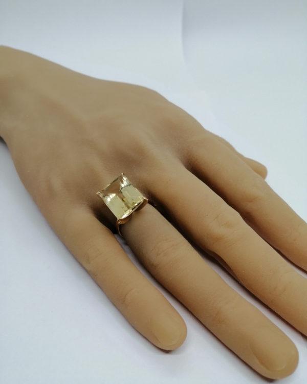 Bague en or avec grosse citrine naturelle, monture 1950-60. – Image 5