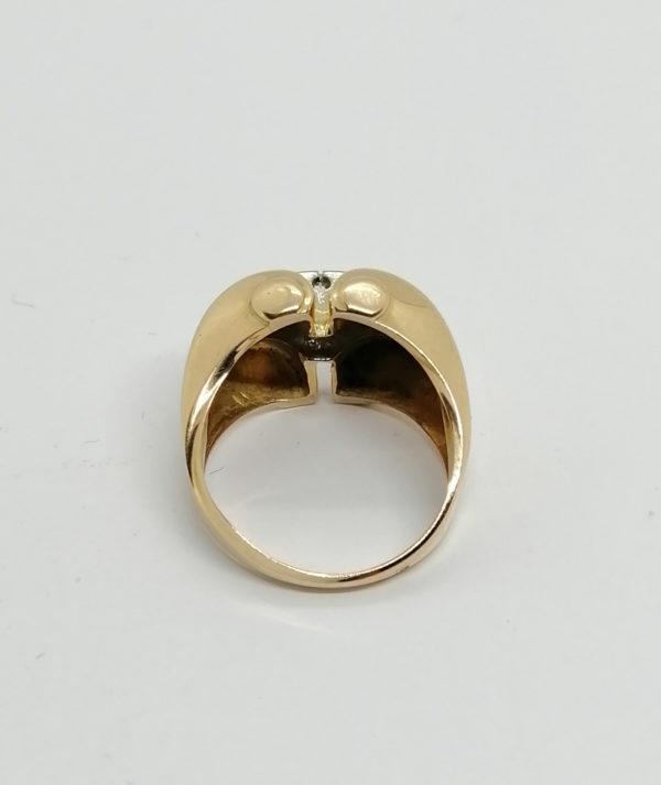 Bague en or, modèle bicolore sertie d'un rang de diamants, 1925. – Image 3