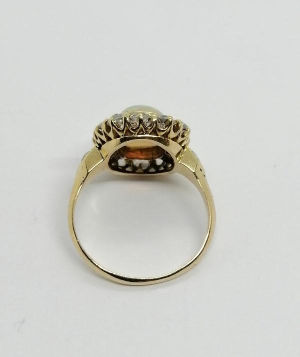 Bague en or, avec superbe opale et entourage diamants, 1900, Art Nouveau. – Image 3