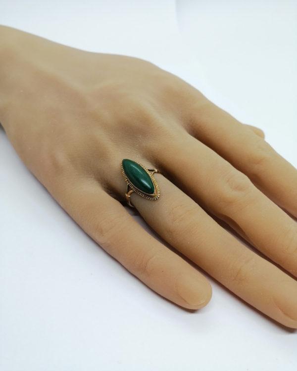 Bague en or, navette cabochon de malachite, 1920. – Image 5