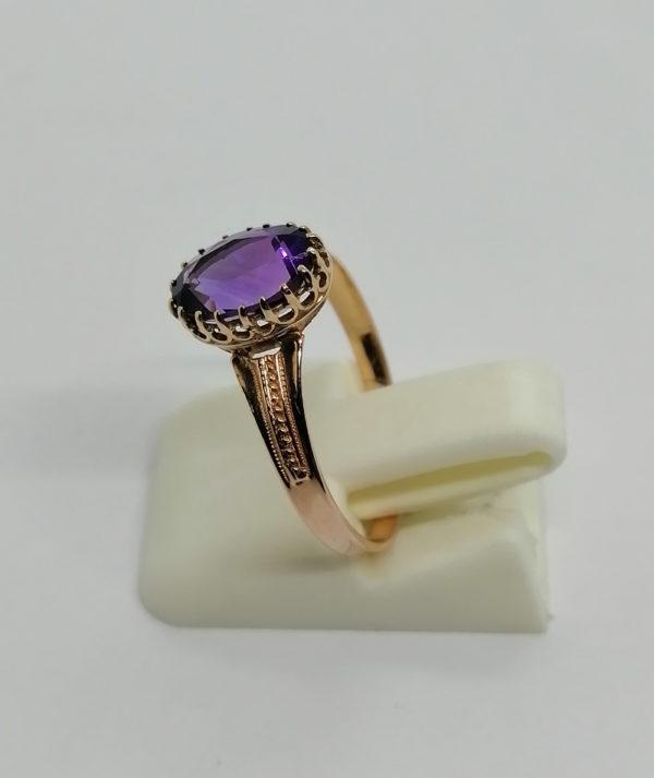 Bague en or rose, sertie couronne d'une améthyste, 1900. – Image 2