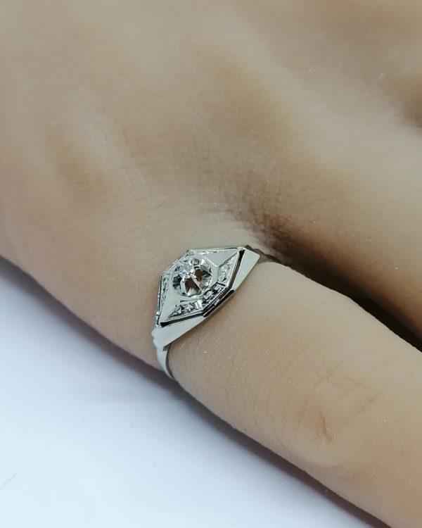 Bague en or gris, petite modèle art déco, avec diamant, 1930. – Image 4