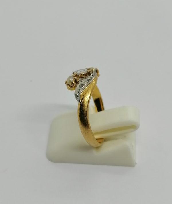 Bague en or, façon vague, roses de diamants, perles fines, Art Nouveau, vers 1900. – Image 2