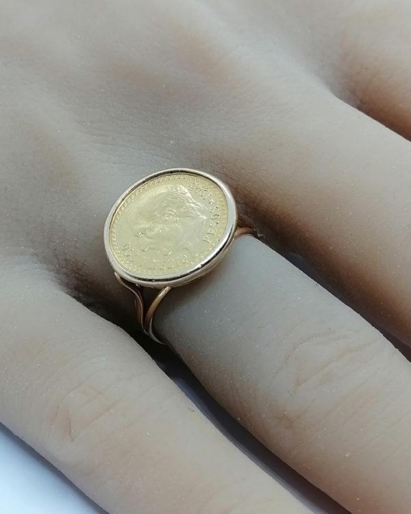 Bague en or , montée avec un pesso mexicain, 1950. – Image 4