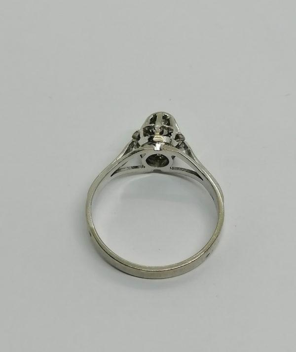 Bague en or gris, solitaire avec petit diamant, 1930-40. – Image 3