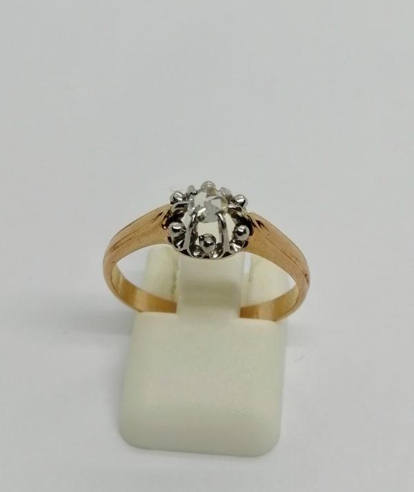 Bague en or rosé, sertie platine, solitaire avec rose de diamant, 1900.