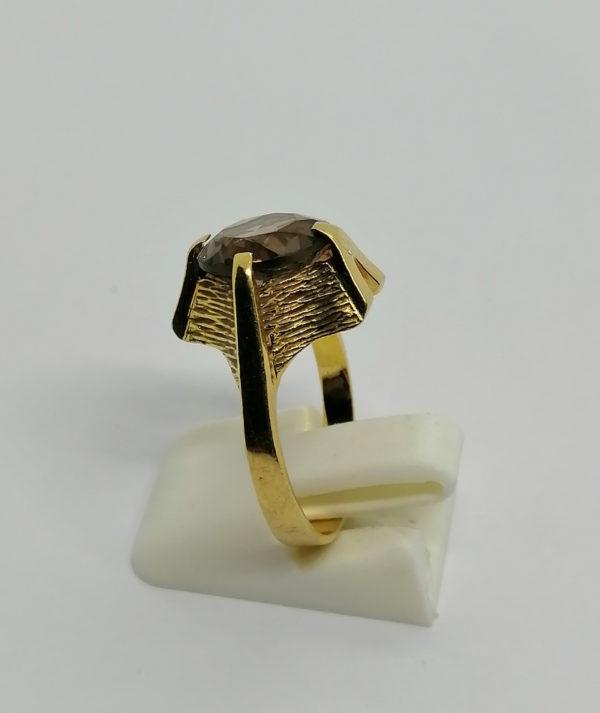 Bague en or, monture 60, avec un quartz fumé, rond facetté. – Image 2
