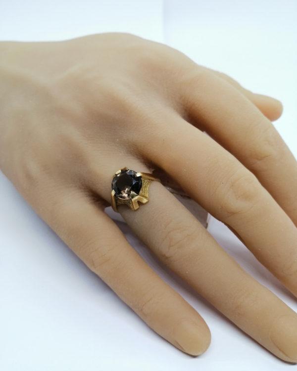 Bague en or, monture 60, avec un quartz fumé, rond facetté. – Image 5
