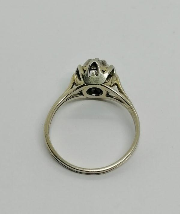 Bague en or gris, solitaire diamant, chaton particulier, 1930-40. – Image 3