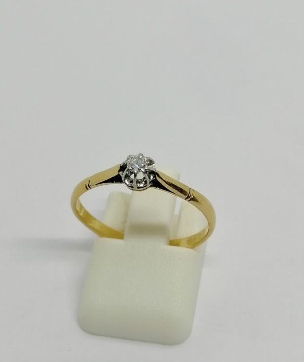 Bague en or, sertie platine, tout petit solitaire diamant, 1920.