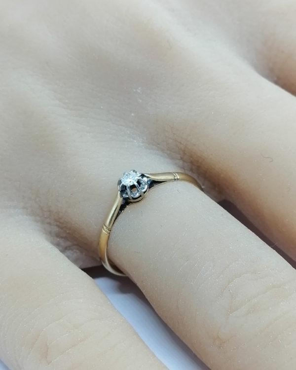 Bague en or, sertie platine, tout petit solitaire diamant, 1920. – Image 4