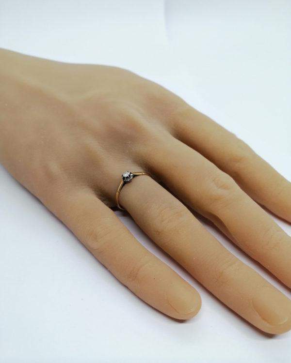 Bague en or, sertie platine, tout petit solitaire diamant, 1920. – Image 5