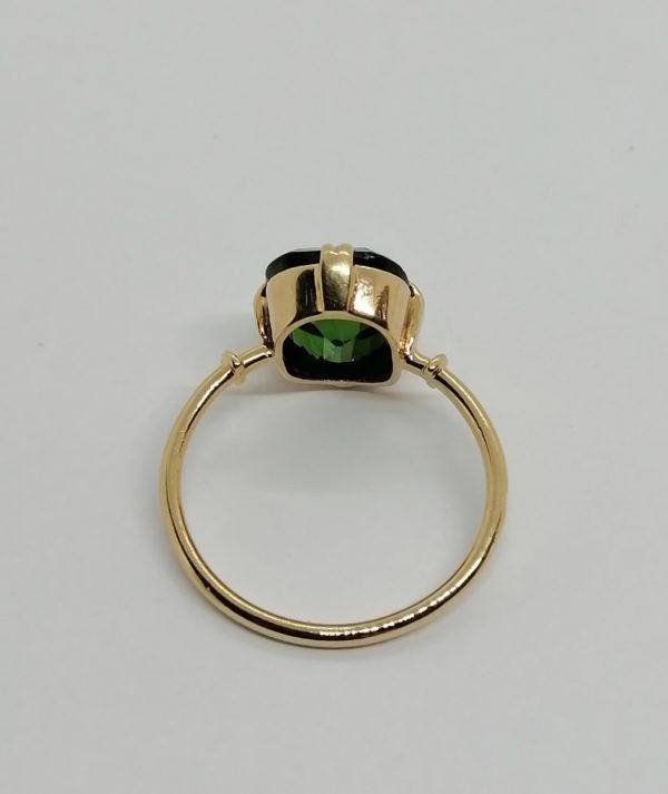 Bague en or, sertie d'une tourmaline verte, 1900, Art Nouveau. – Image 3