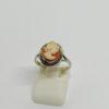Bague argent, petit camée coquillage, portrait de femme.