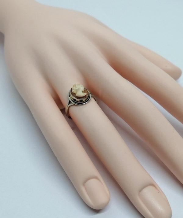 Bague argent, petit camée coquillage, portrait de femme. – Image 4