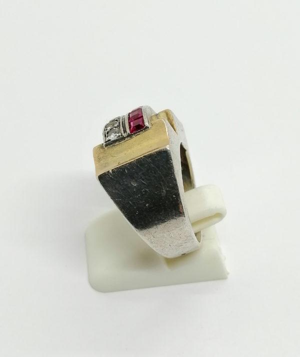 Bague argent/or, modèle avec pierres blanches et rubis de synthèse, Français Art Déco. – Image 3