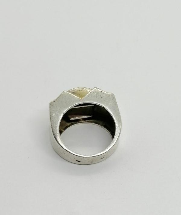 Bague argent/or, modèle avec pierres blanches et rubis de synthèse, Français Art Déco. – Image 4