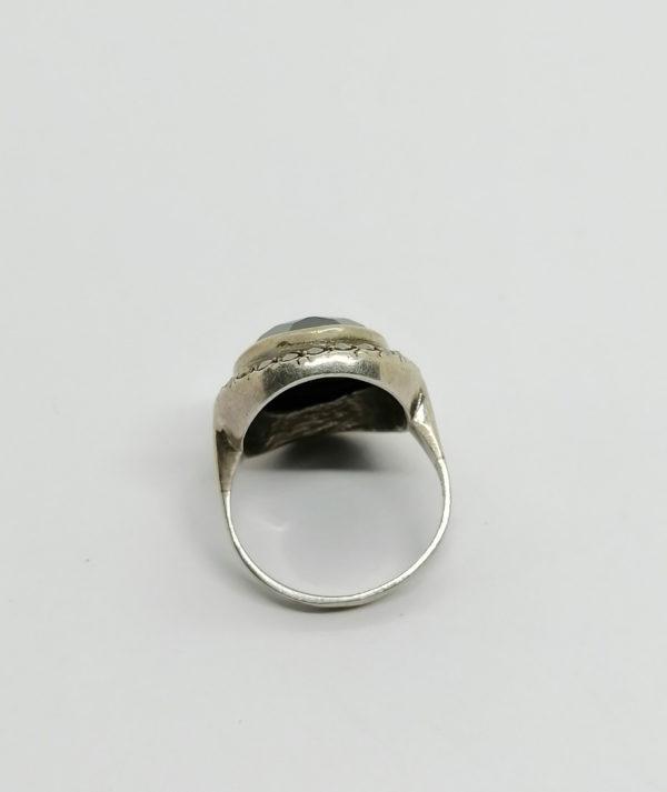 Bague argent, grosse hématite ovale, et pavage de marcasites, Art Déco. – Image 3