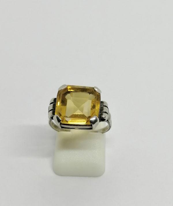 Bague argent, de forme carré, et citrine plate et à facettes, Art Déco.