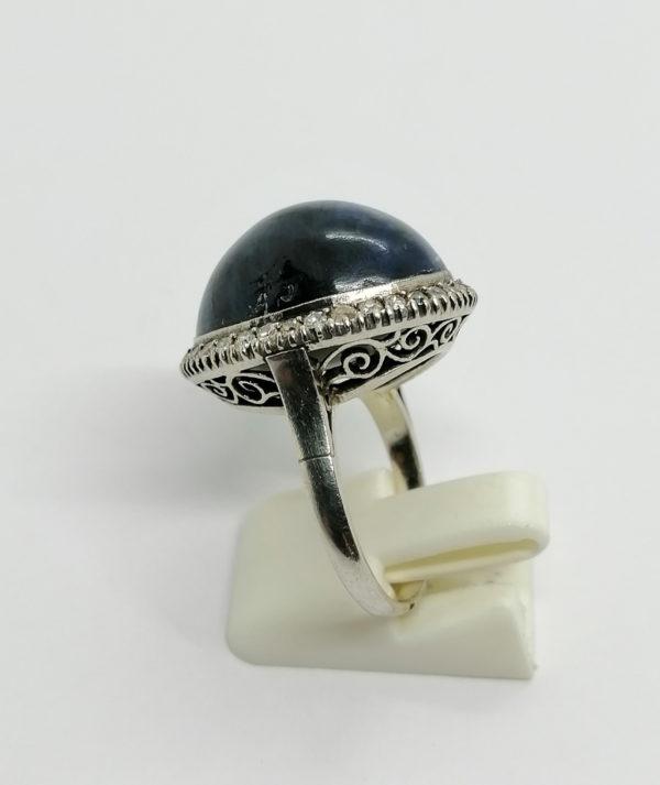 Bague argent, énorme cabochon de racine de saphir, diamants, vers 1920. – Image 3