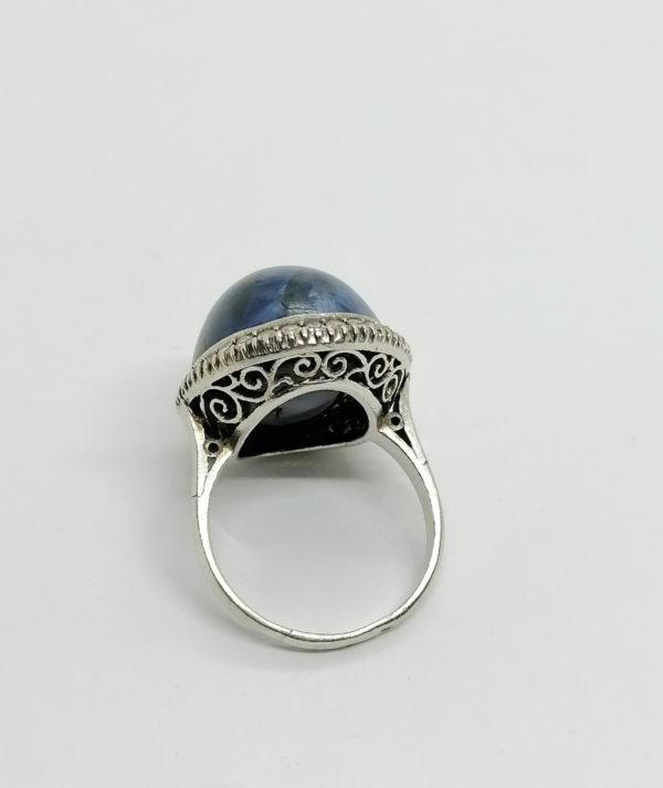 Bague argent, énorme cabochon de racine de saphir, diamants, vers 1920. – Image 5