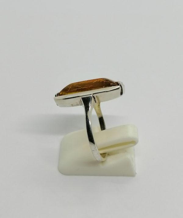 Bague argent, avec gros cabochon de résine , imitation ambre. – Image 2