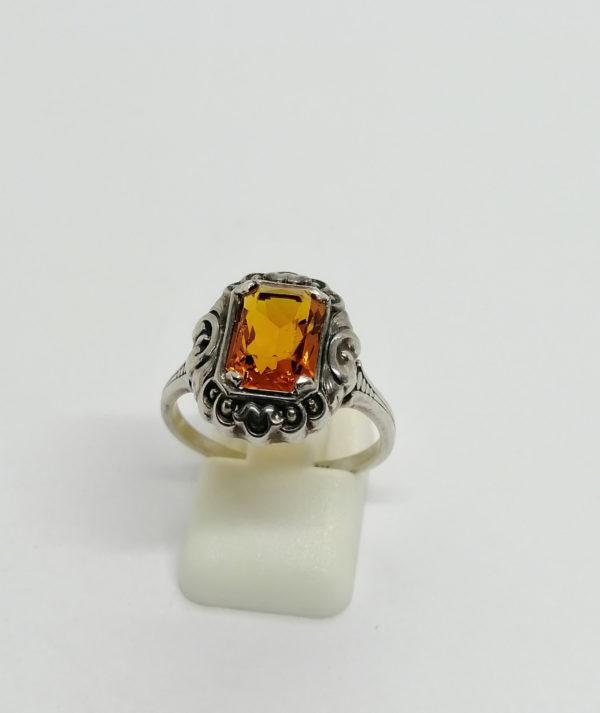 Bague argent, avec pierre de synthèse couleur citrine ambrée.
