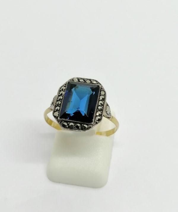 Bague argent et or, forme octogonale, pavage marcasites et pierre bleu de synthèse, Français Art Déco.