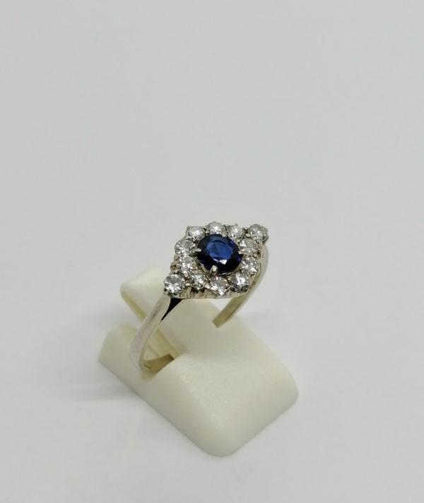 Bague argent, saphir de synthèse et vrais diamants taillés vers 1950. – Image 2
