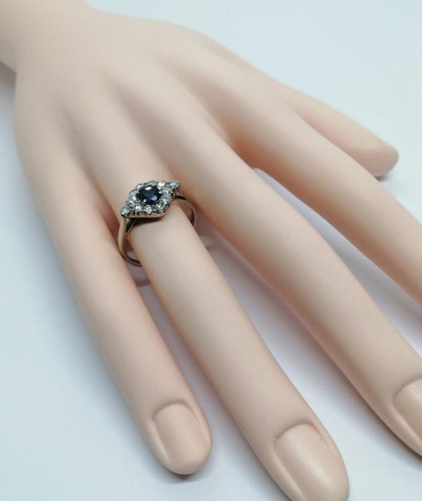 Bague argent, saphir de synthèse et vrais diamants taillés vers 1950. – Image 6