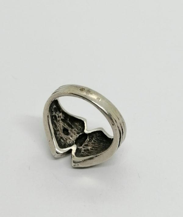Bague argent, modèle un peu tribal, Français 1980-90. – Image 3