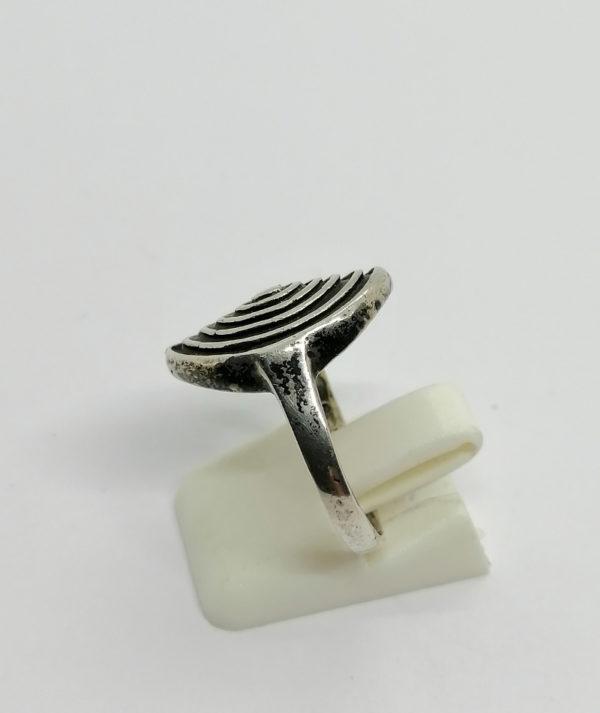 Bague argent, modèle coquillage ou cible, de forme ovale. – Image 2