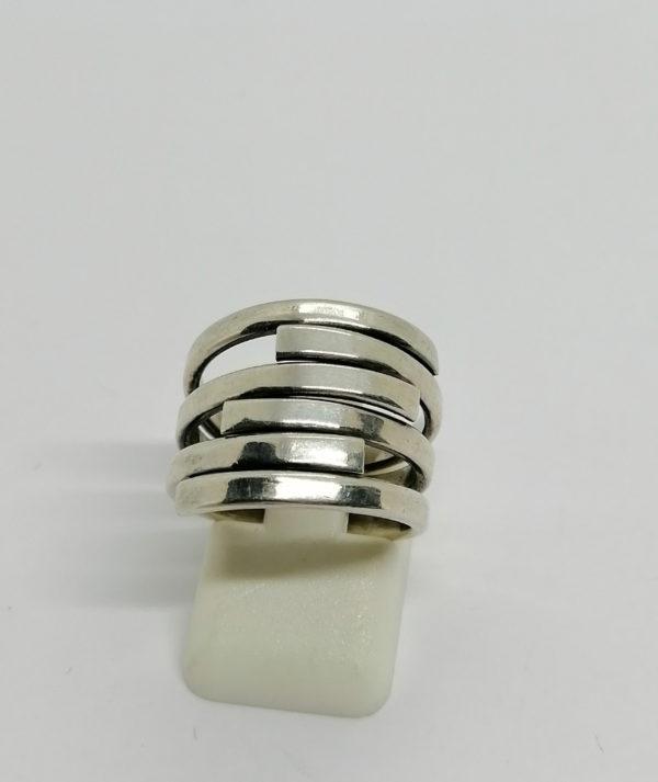 Bague argent, modèle façon multi anneaux.