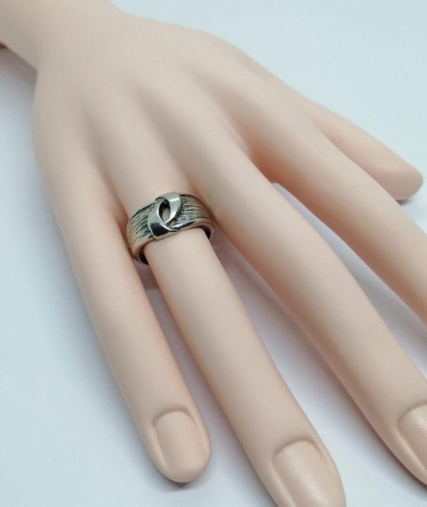 Bague argent, modèle façon ruban croisé, vers 1980-90. – Image 4