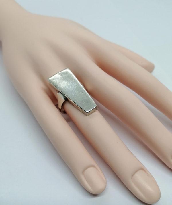 Bague argent, modèle en forme de trapèze. – Image 4