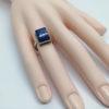 Bague argent, avec cabochon plat, de lapis-lazuli de forme rectangulaire. – Image 4
