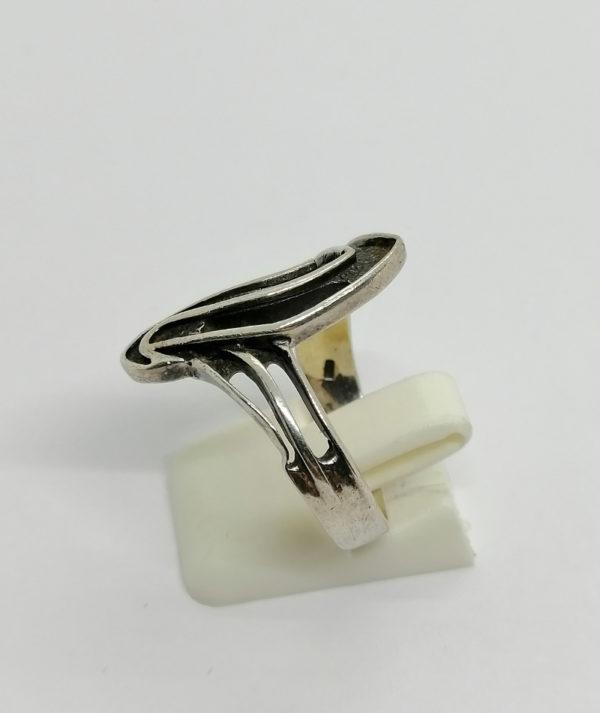 Bague argent, modèle façon vague ajourée et travaillée, Français 1980-90. – Image 2