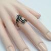 Bague argent, modèle façon vague ajourée et travaillée, Français 1980-90. – Image 4