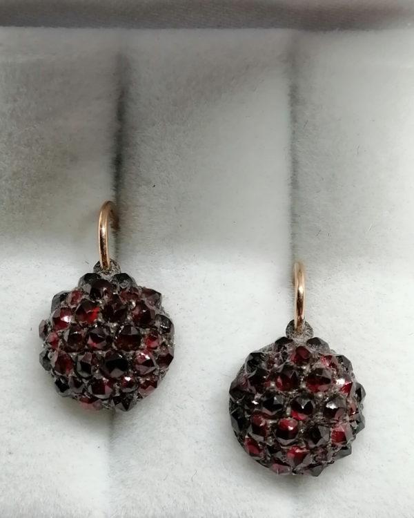 Boucles d'oreilles en or/argent, avec pavage de grenats taille bohême, Napoléon III. – Image 3