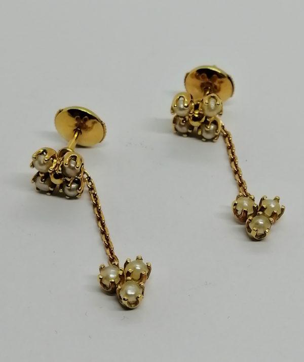 Boucles d'oreilles en or, clous pendantes sertie de perles fines, 1925.