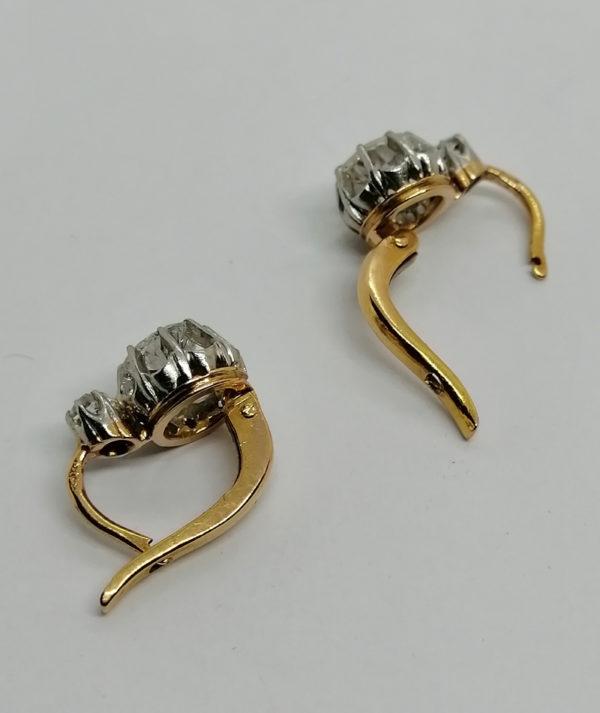 Boucles d'oreilles en or, sertie d'importants diamants, 1900. – Image 2