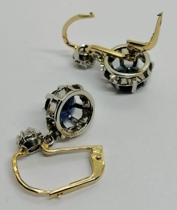 Boucles d'oreilles en or, sertie d'importants saphirs, et petits diamants, 1925-30. – Image 3