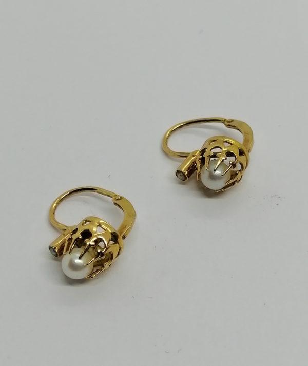 Boucles d'oreilles en or, sertie couronne de perle de culture, 1925-30.